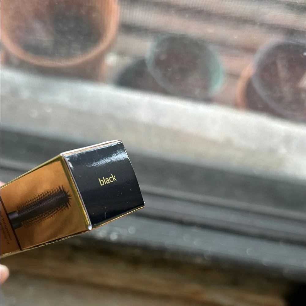 Tarte 3 Piece Kit Maneater Black Mascara,Tan Sand Concealer & Maracuja Juicy Lip - Picture 8 of 16